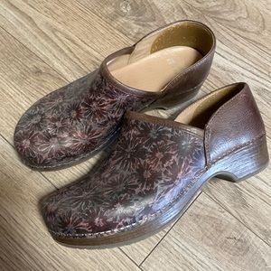 Dansko clogs floral pattern size 39